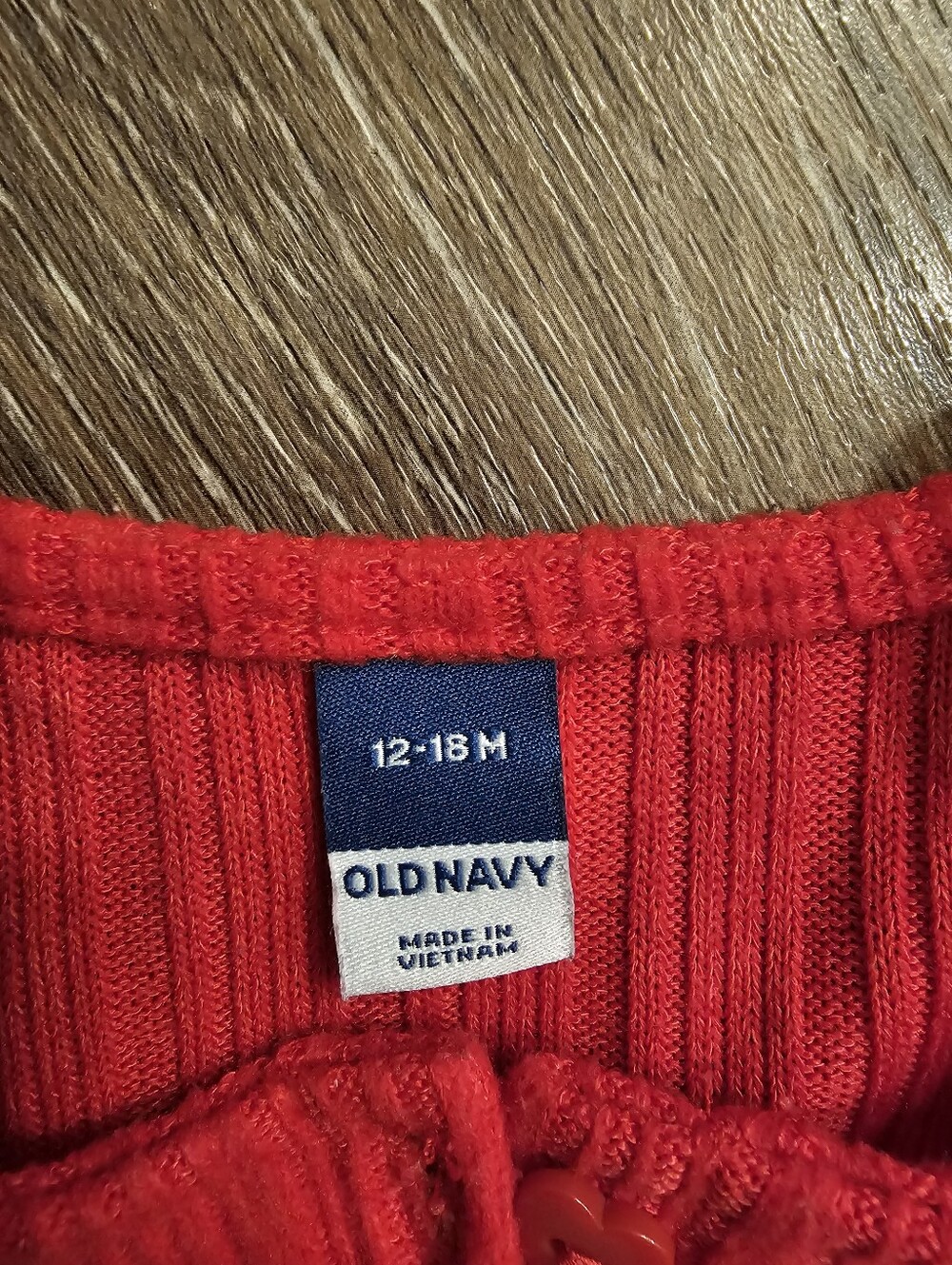 Old Navy Red Ribbed Button-Front Crop Top with Ruffle Shoulders - Picture 3 of 3